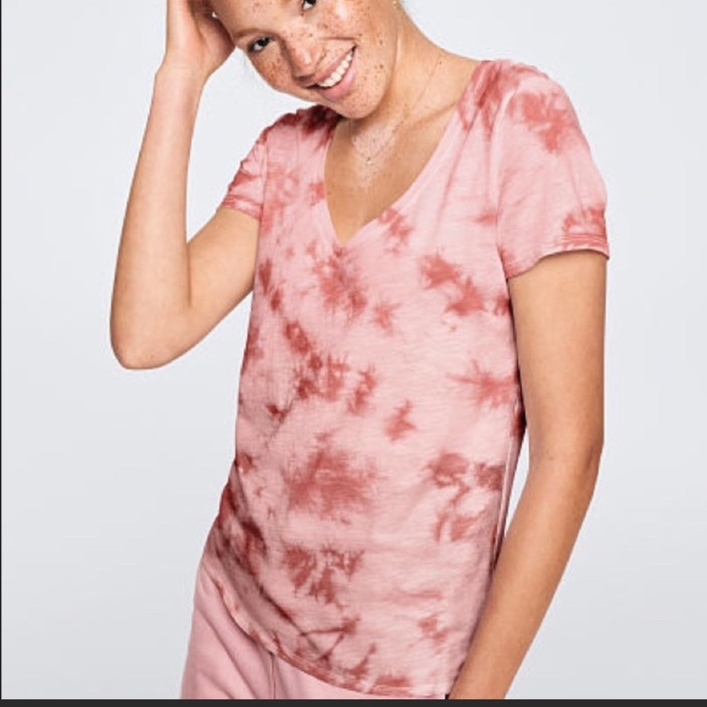 NWOT VS PINK Perfect V-Neck Tee